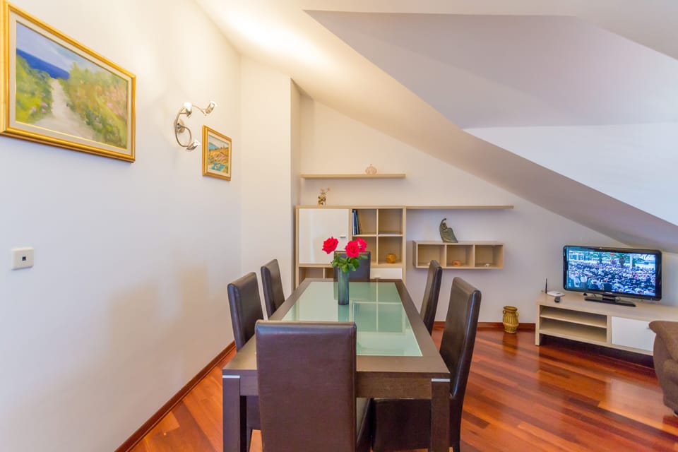Apartment (Two Bedroom Apartment) | Living room | TV