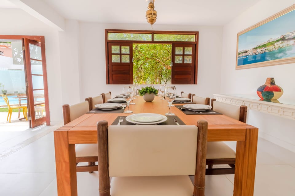 House | In-room dining
