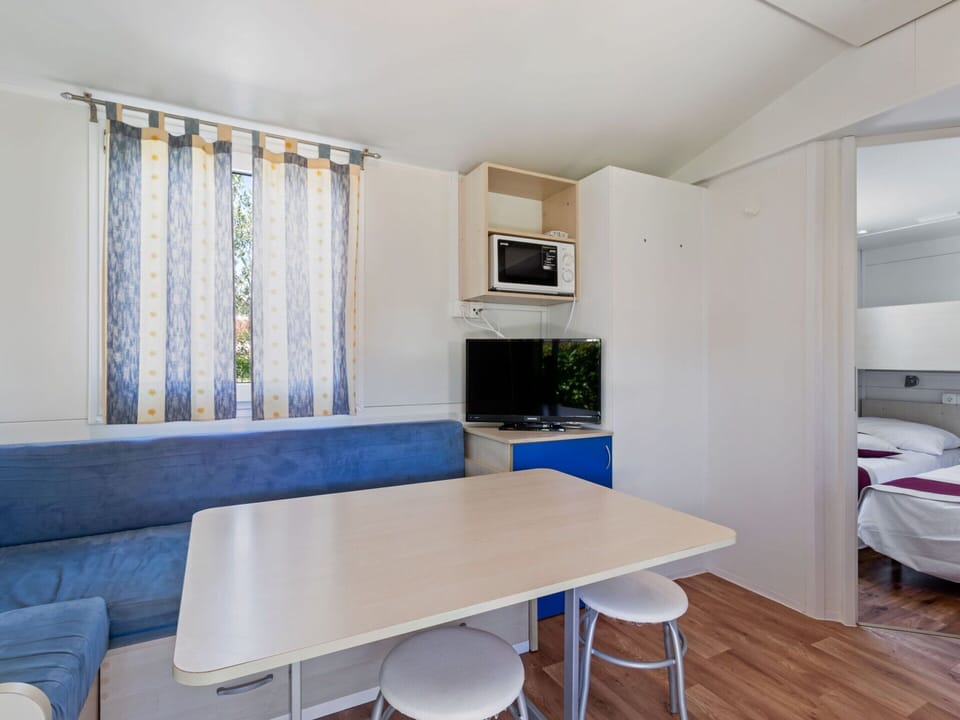 Mobile Home | Dining