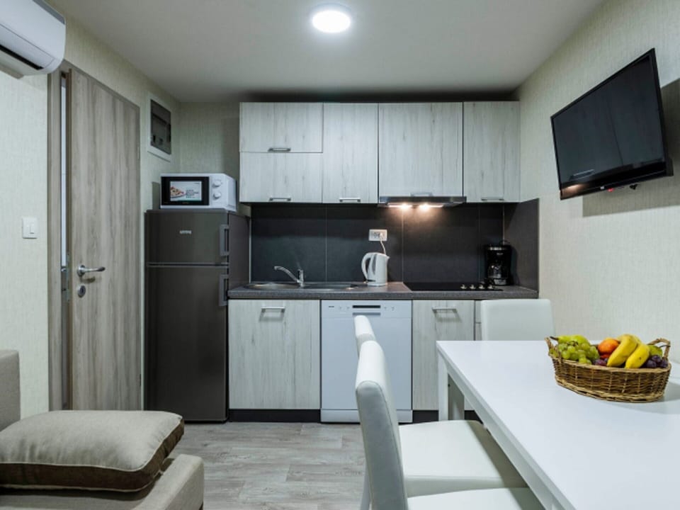 Mobile Home | Private kitchen
