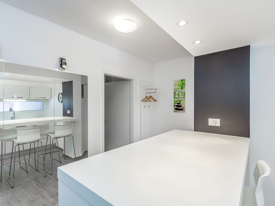 House | 2 bedrooms, individually furnished, WiFi, bed sheets