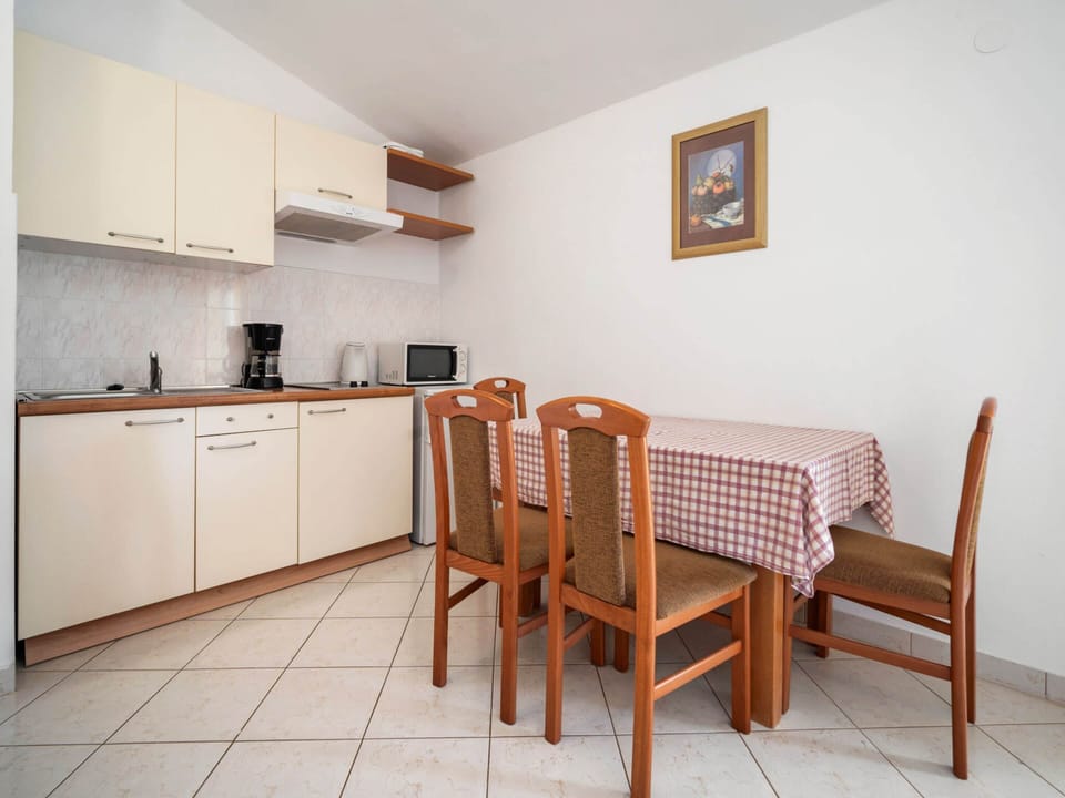Apartment | Dining