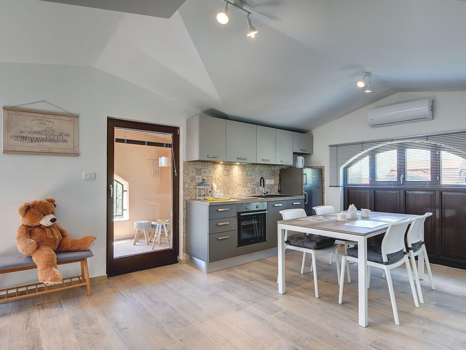 House | Dining