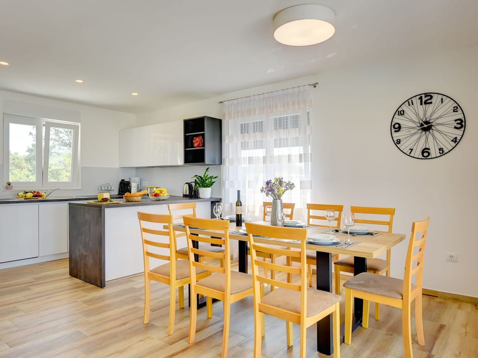Villa | Dining