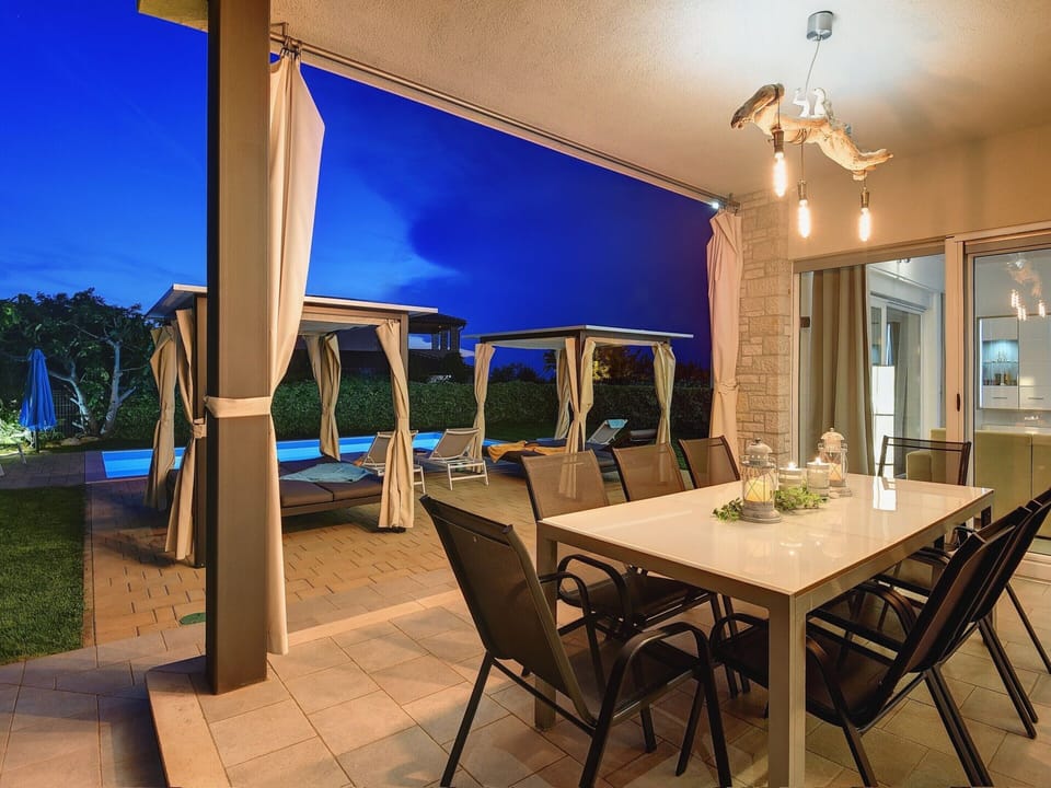 House | Dining
