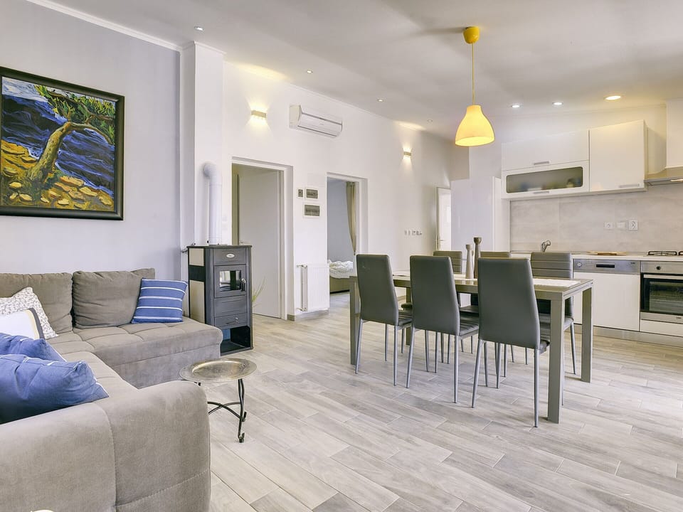 Villa | Dining