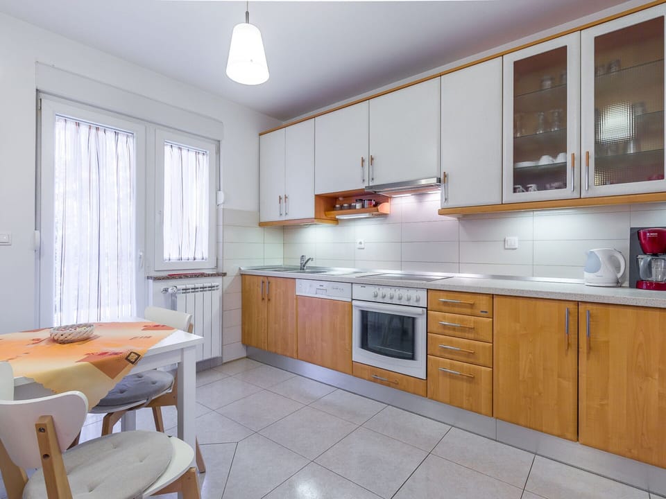 House | Private kitchen | Cookware/dishes/utensils