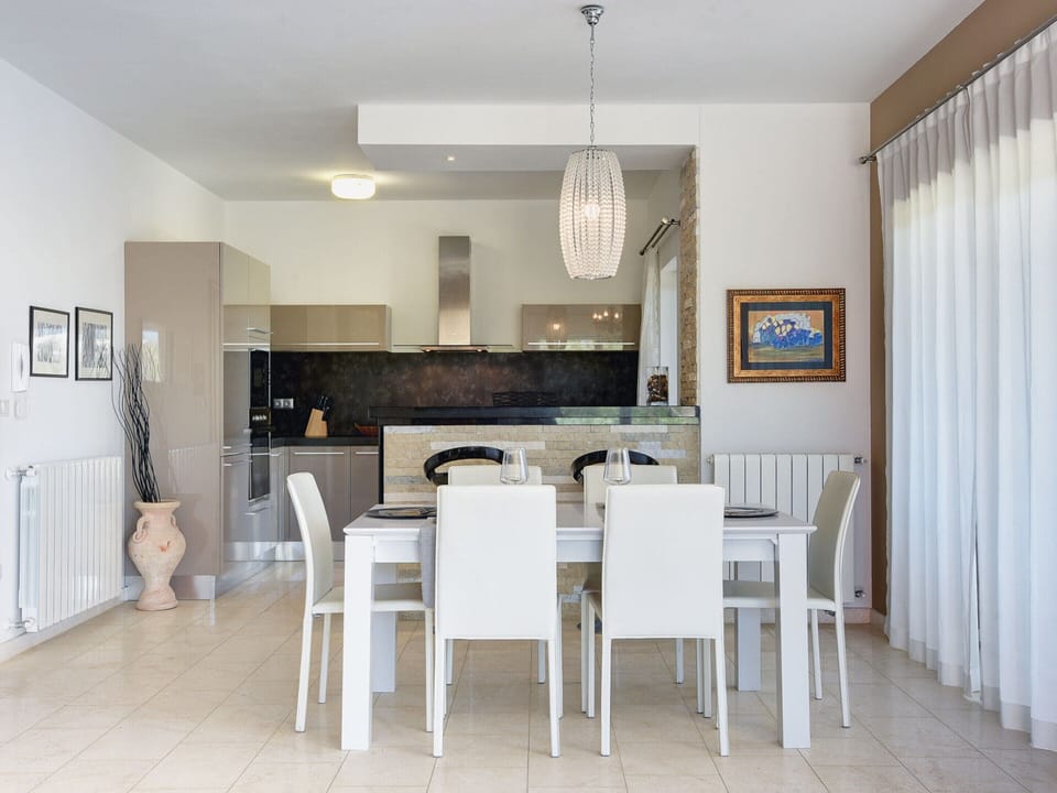 Villa | Dining