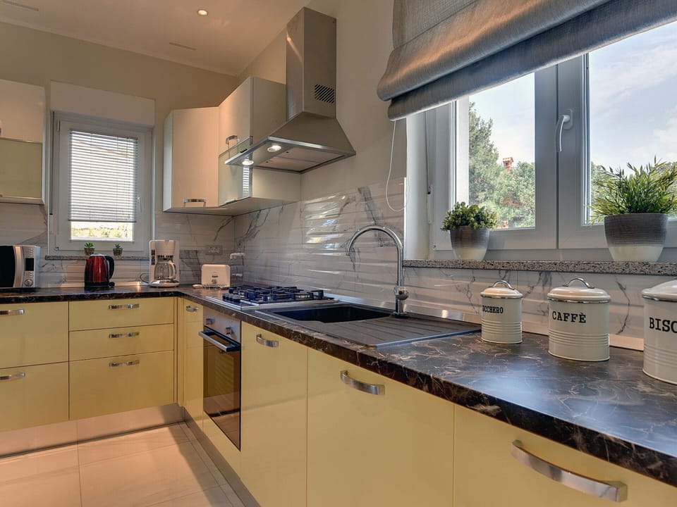 Villa | Private kitchen | Cookware/dishes/utensils