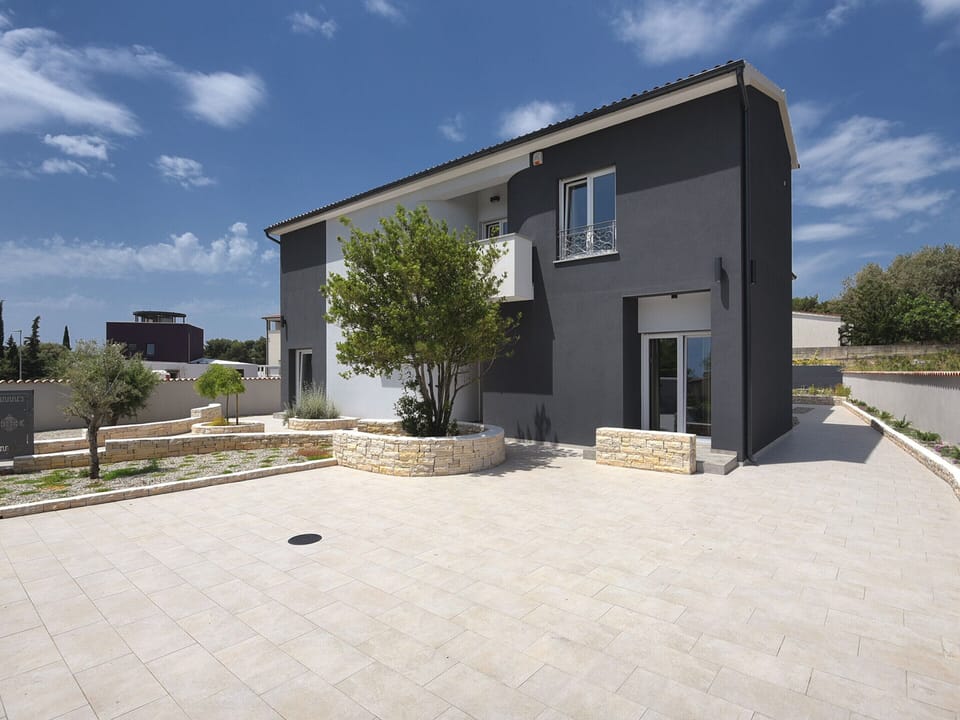 Villa | Exterior