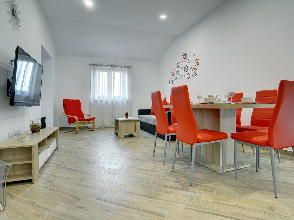 House | Dining