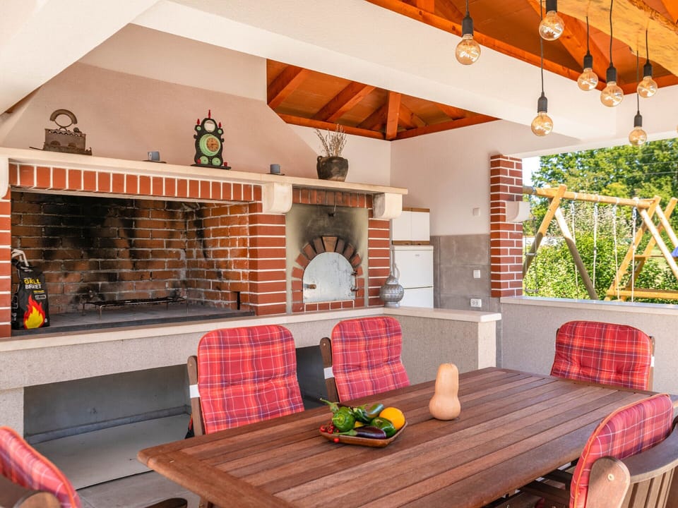 House | Dining