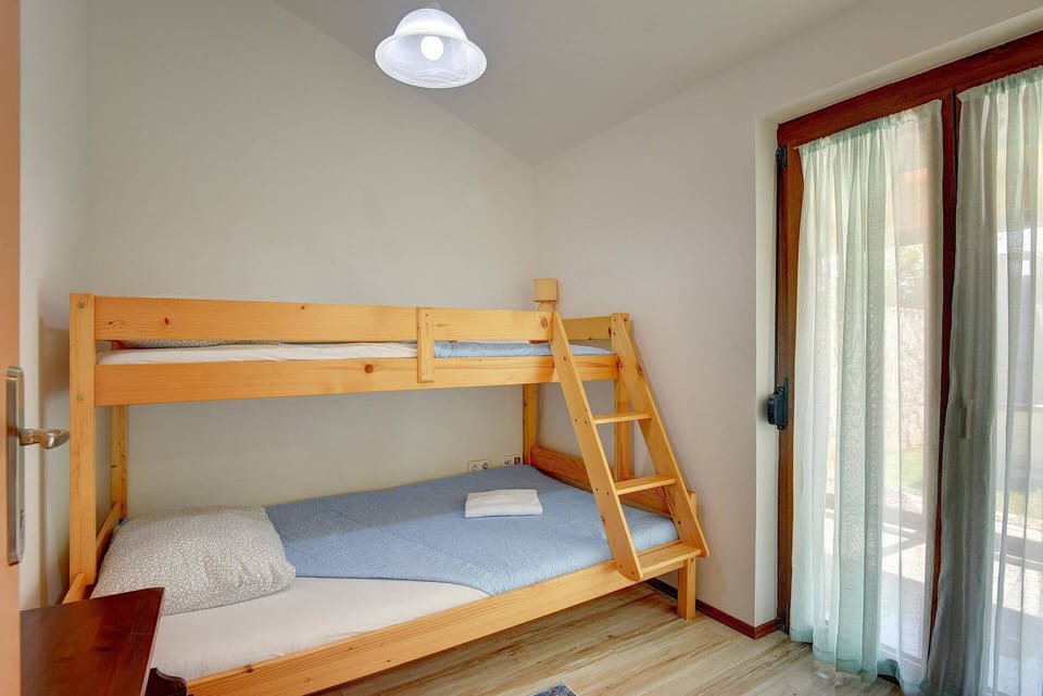 House | 2 bedrooms, bed sheets