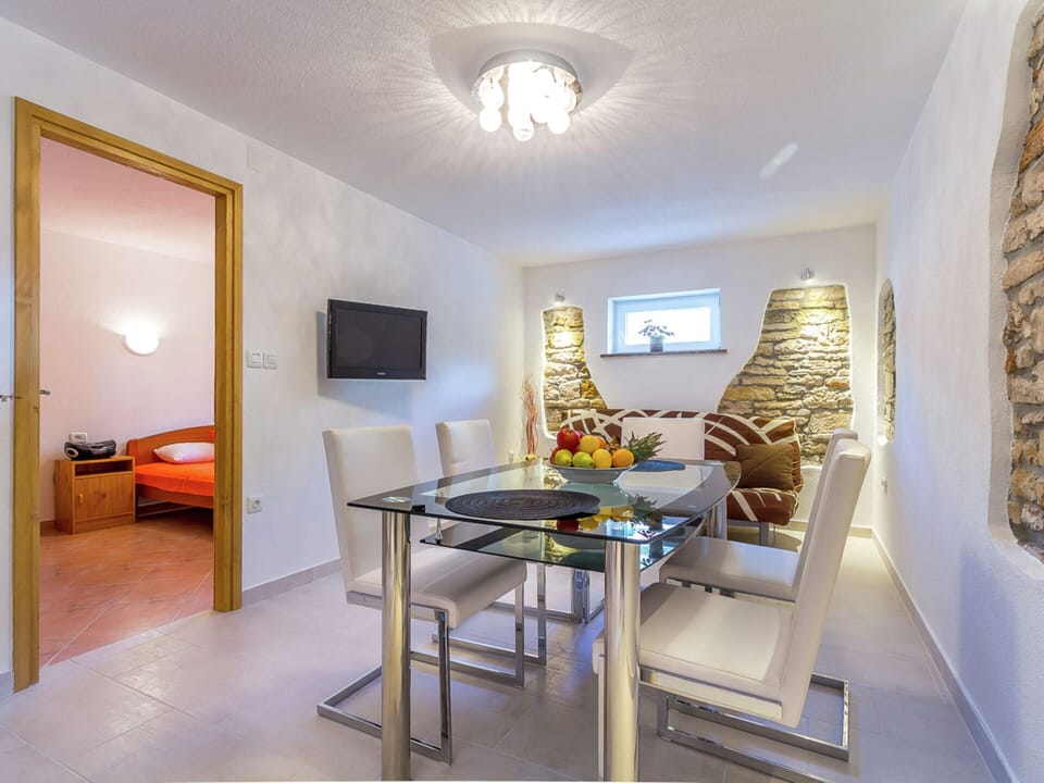 Apartment | Dining