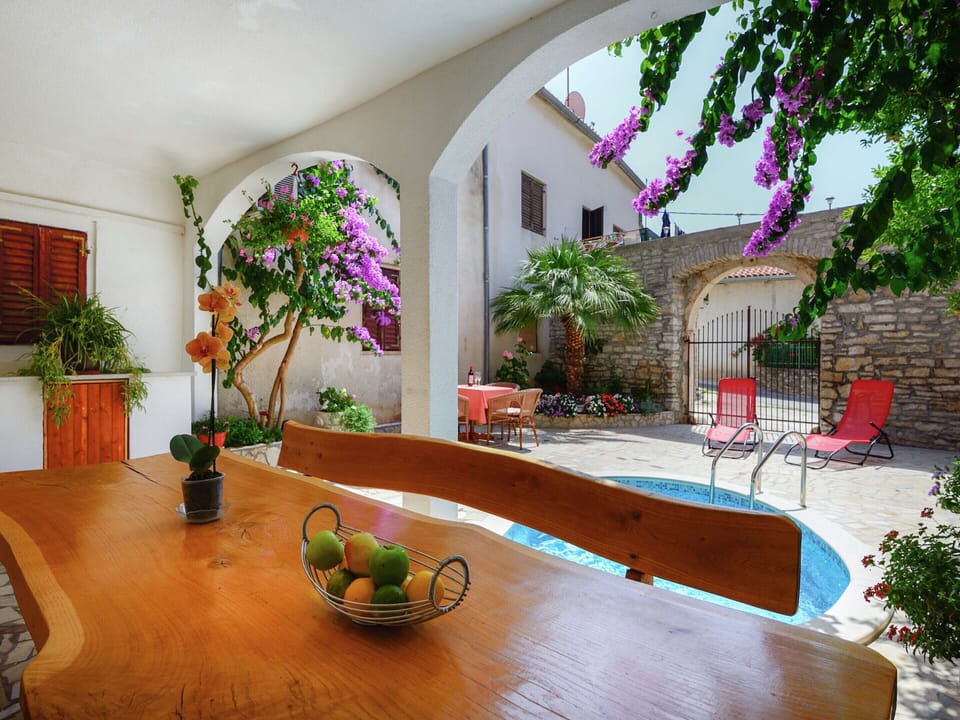 Apartment | Dining