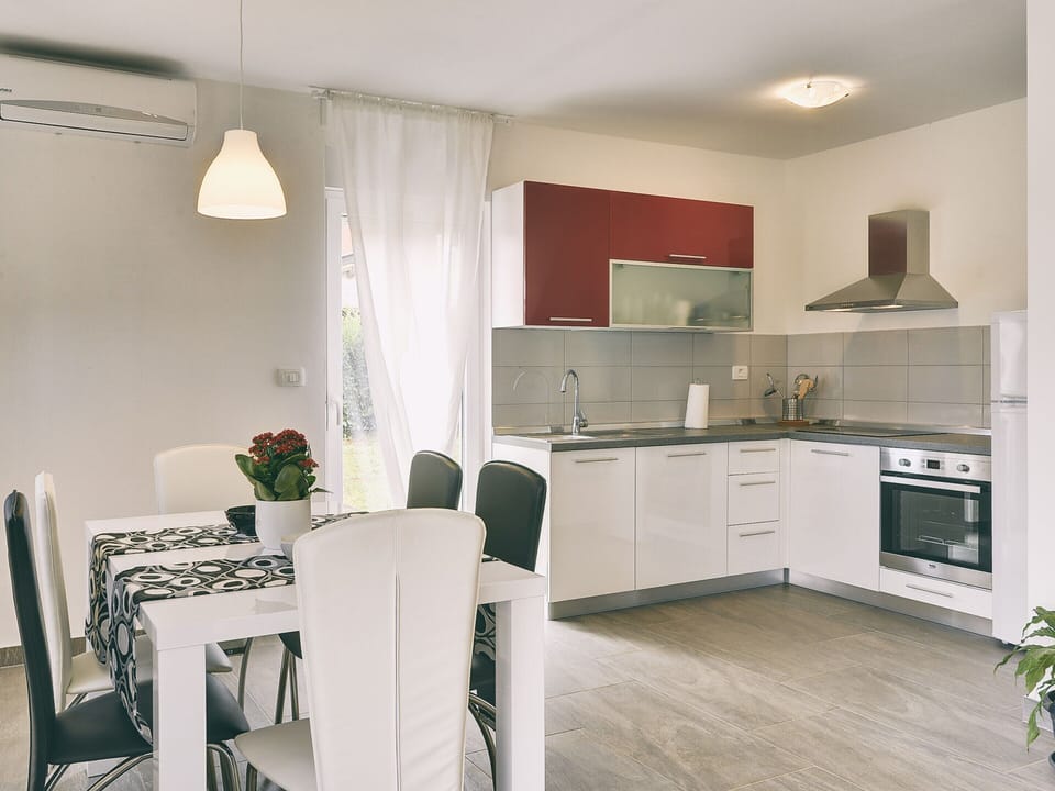 Villa | Private kitchen | Cookware/dishes/utensils