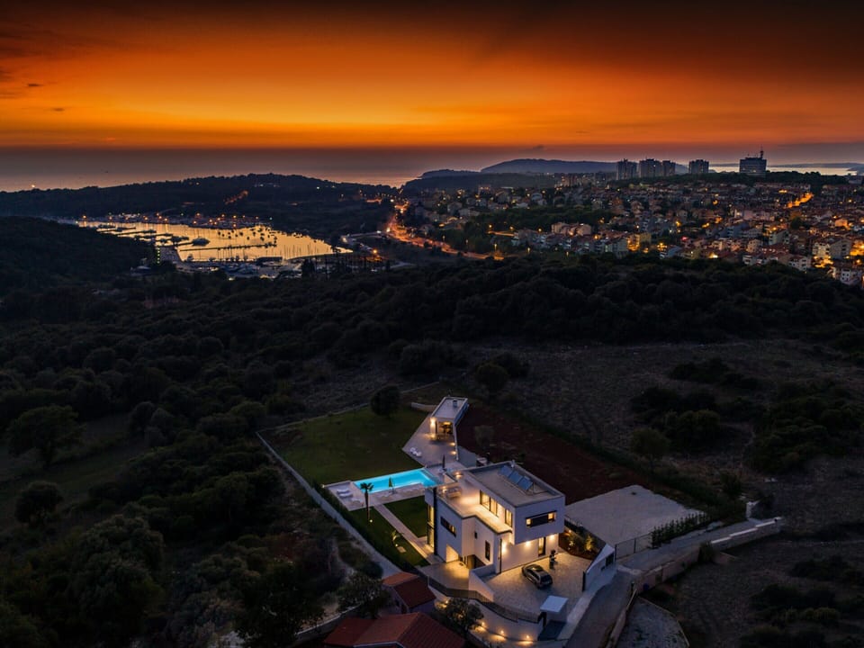 Villa | Pool | Indoor pool, outdoor pool