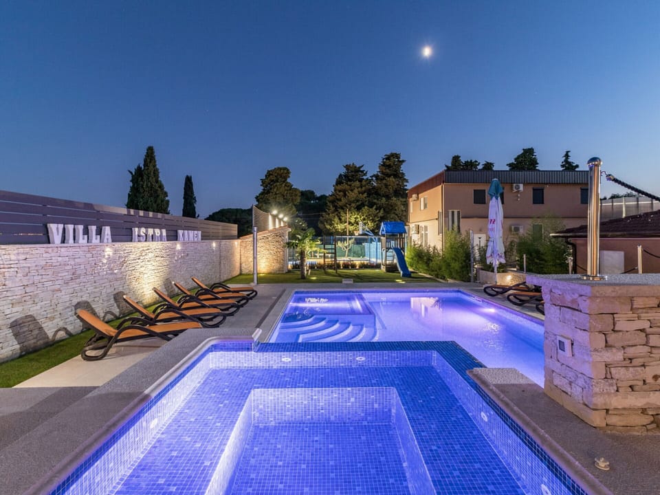Villa | Pool | Indoor pool, outdoor pool