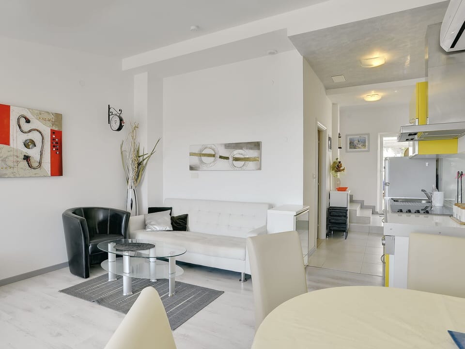 Villa | Dining