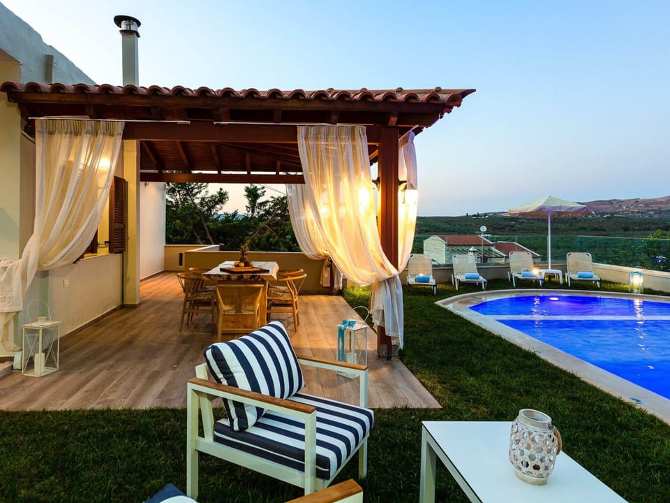 Villa | Pool | Indoor pool, outdoor pool