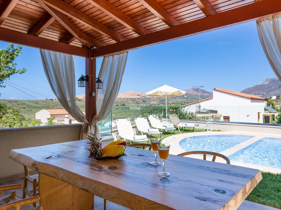 Villa | Pool | Indoor pool, outdoor pool