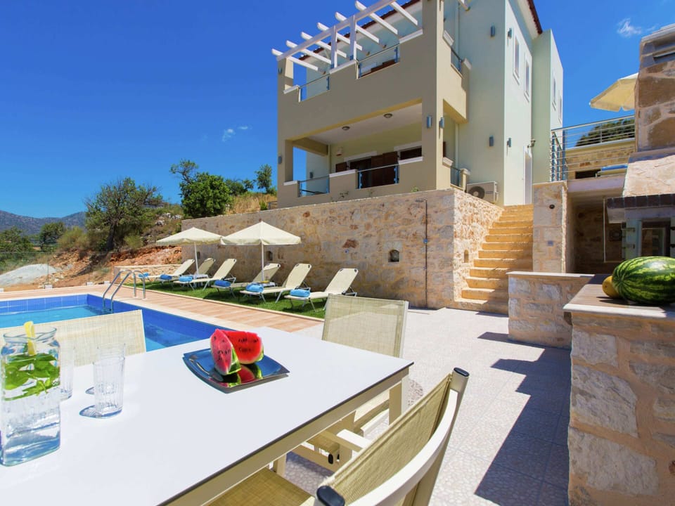 Villa | Dining