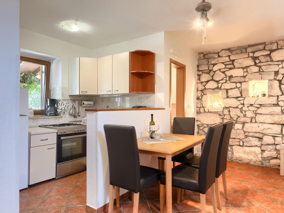 House | Private kitchen | Electric kettle, cookware/dishes/utensils