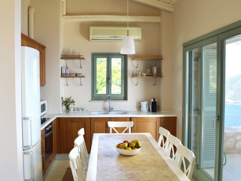 Villa | Private kitchen | Cookware/dishes/utensils