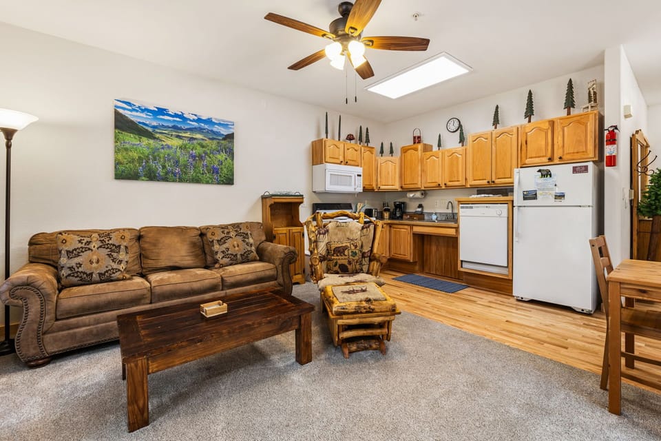 Living Room/Kitchen