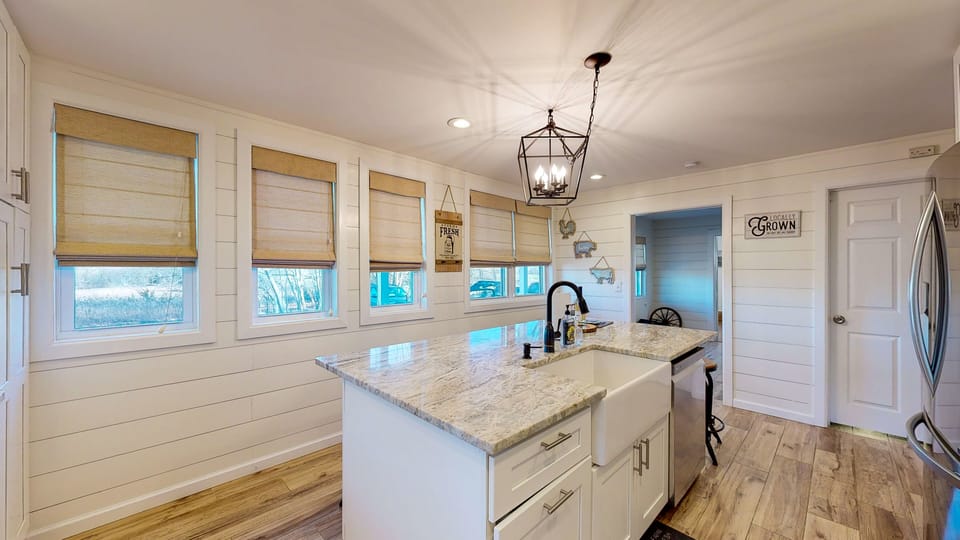 Fully Stocked Chefs Kitchen,  Stainless Steel Appliances, Heated Floor 