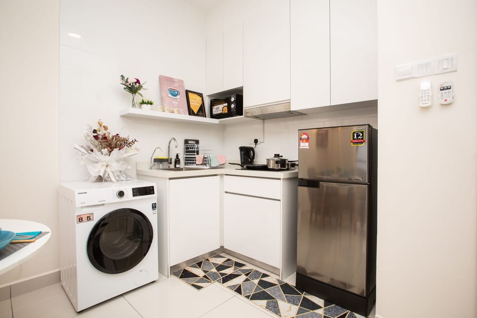 Standard Apartment, 1 Bedroom, Non Smoking, City View | Private kitchenette | Full-size fridge, microwave, stovetop, electric kettle