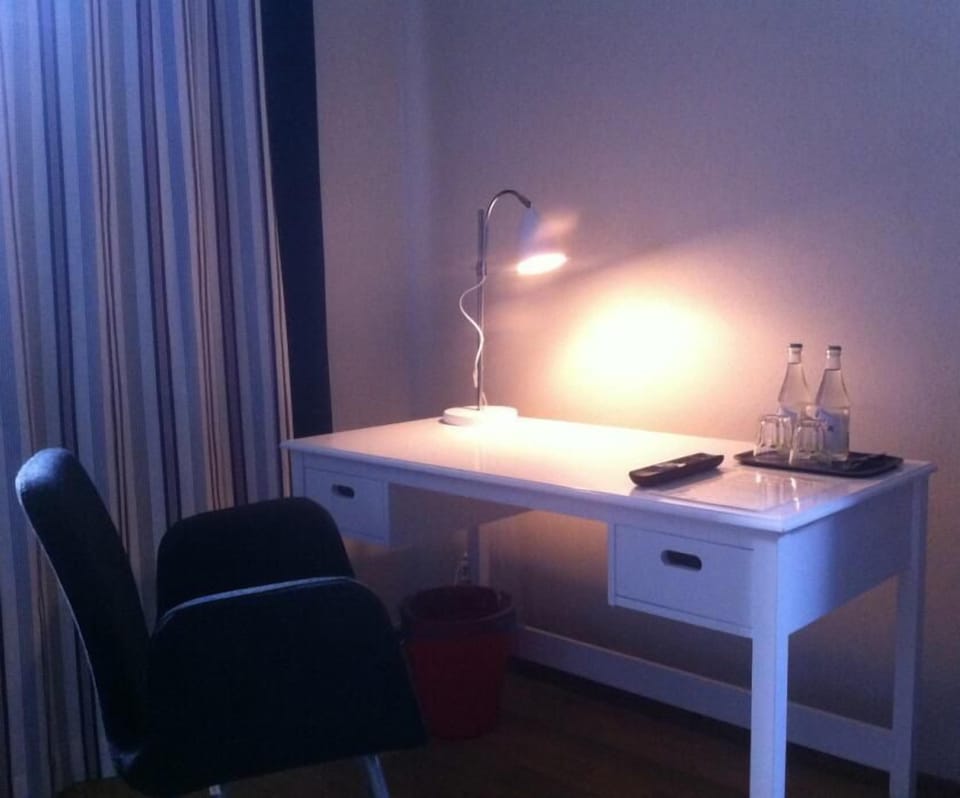 Flat-screen TV, heated floors