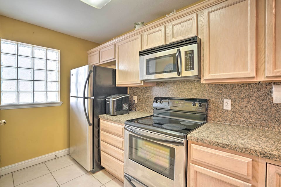Kitchen | Dishware/Flatware