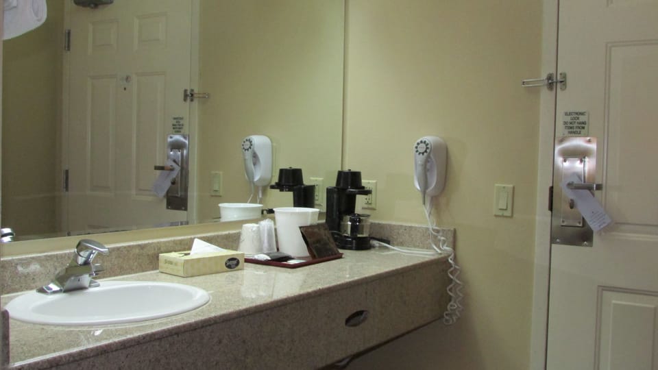 Deluxe Room, 2 Queen Beds | Bathroom sink