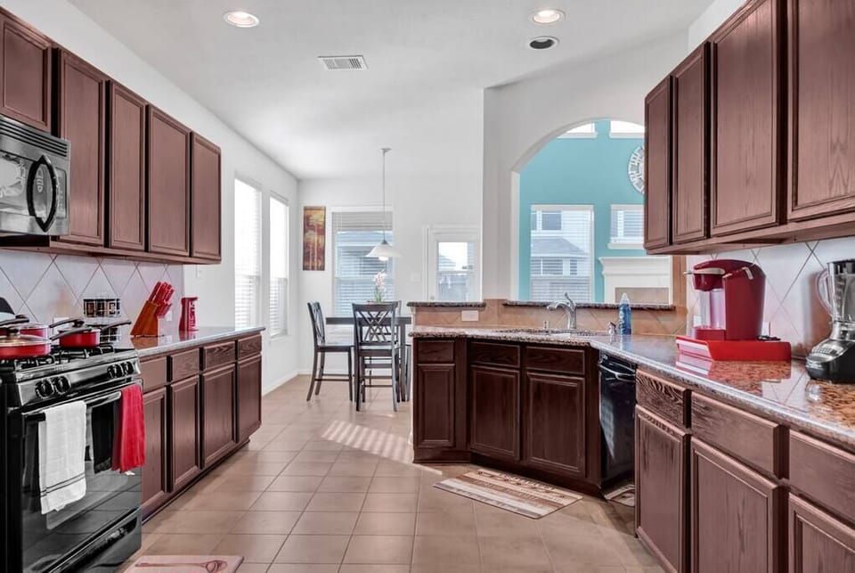 Kitchen (2)