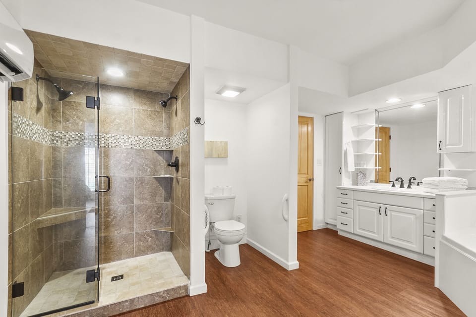 Great Heron Suite Shower