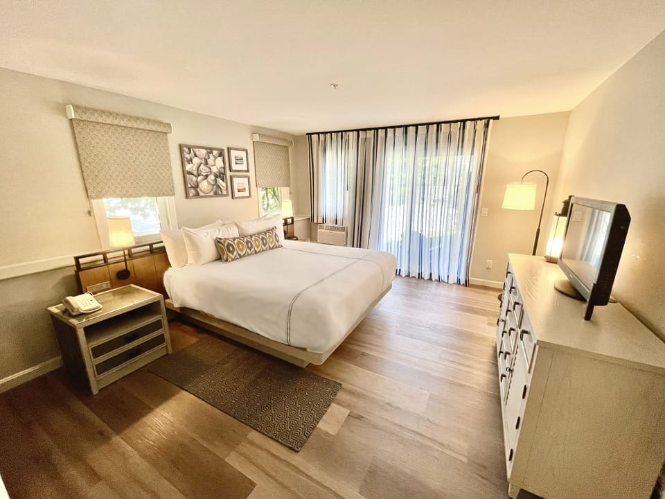 1 bedroom, in-room safe, desk, iron/ironing board