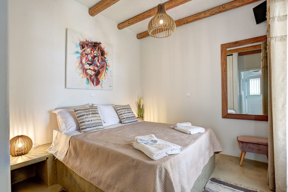 4 Private Villas with 4 pools & Jacuzzi!
Villa Elena