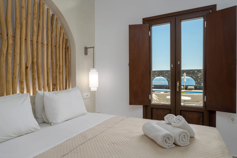 Deluxe Double Room | Premium bedding, pillowtop beds, in-room safe, soundproofing