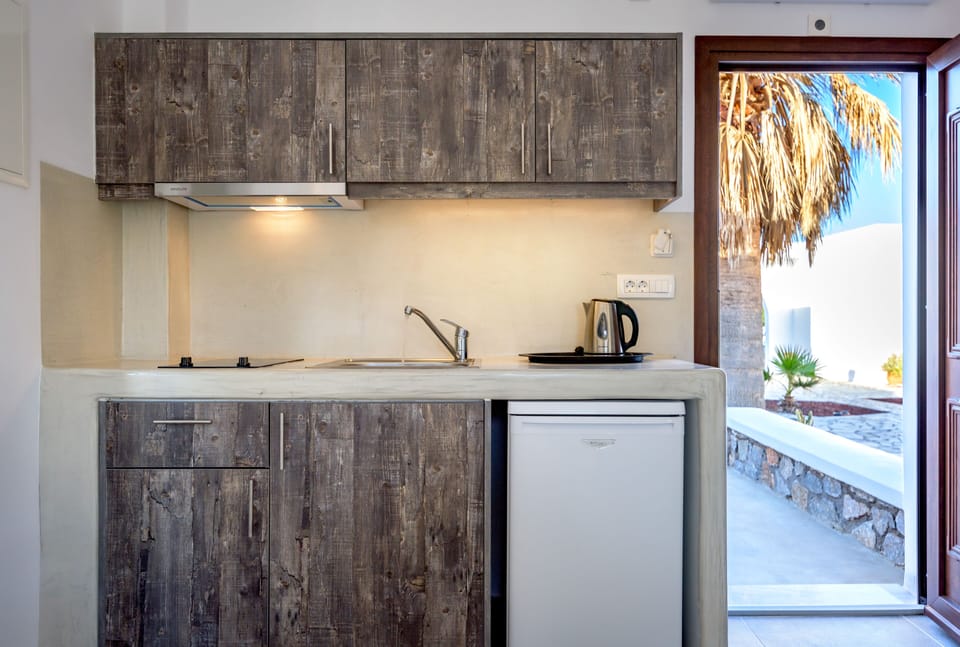 Apartment, Mountain View | Private kitchen | Fridge, coffee/tea maker, electric kettle