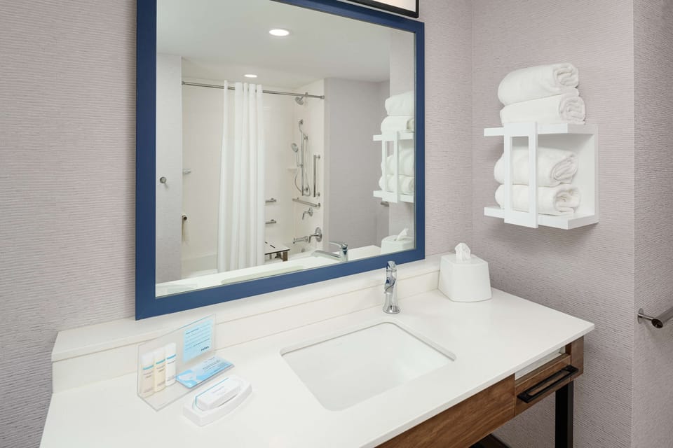 Rainfall showerhead, free toiletries, hair dryer, bathrobes