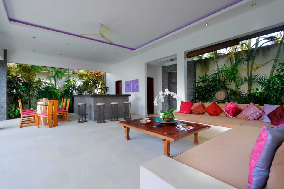 Villa, 3 Bedrooms, Smoking, Private Pool | Living room