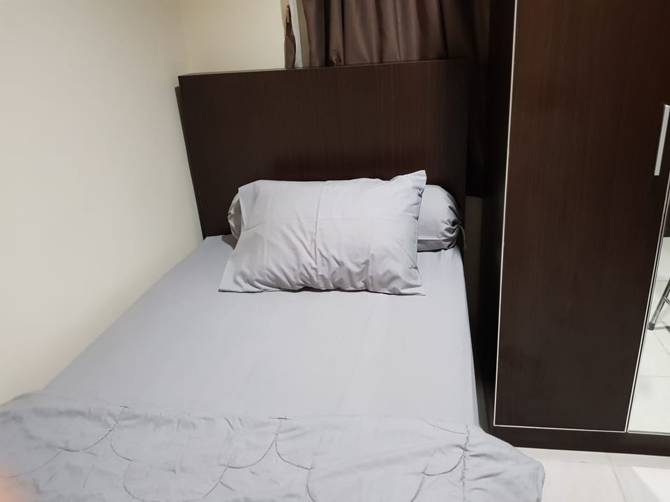 Standard Single Room, Men only | Desk, free WiFi