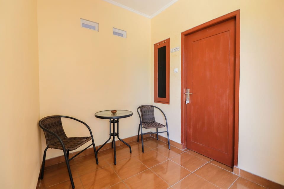 Superior AC Queen Room