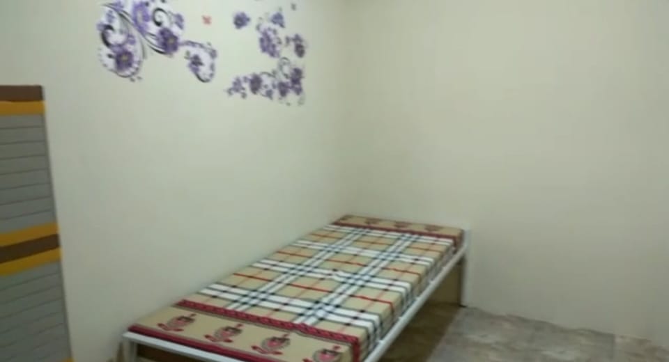 Standard Single AC Room, Shared Bathroom | Bathroom | Bathtub, free toiletries, hair dryer, bidet