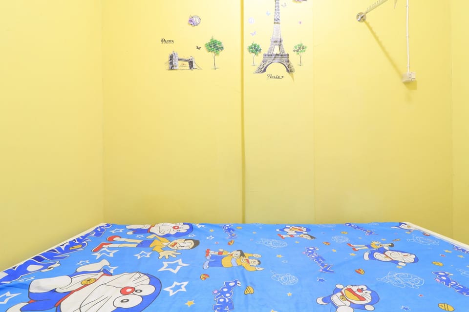 Single Room, Shared Bathroom | Desk, iron/ironing board, free WiFi, bed sheets