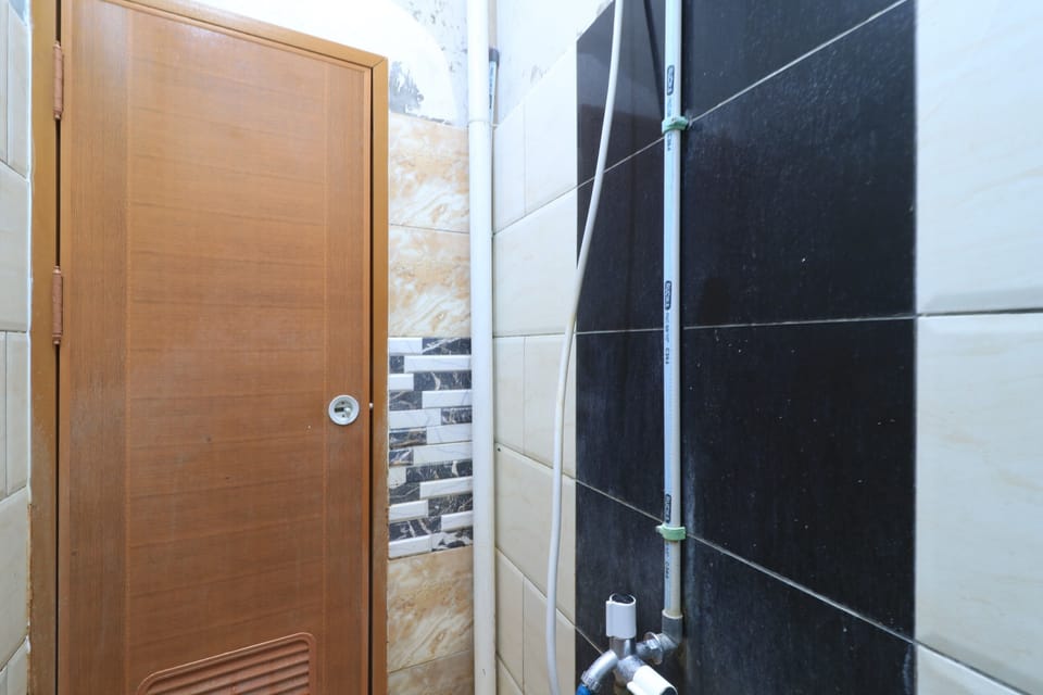 Single AC Room, Shared Bathroom | Shared bathroom