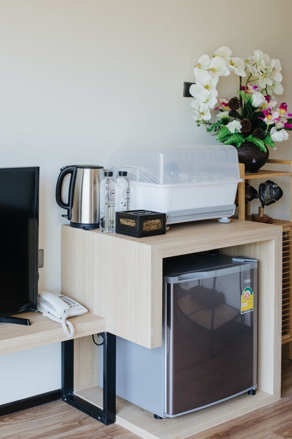 Family Room | Minibar, desk, soundproofing
