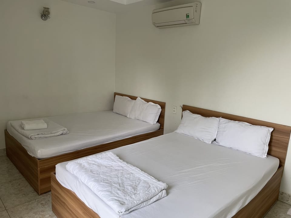 Superior Quadruple Room | Desk, free WiFi, bed sheets