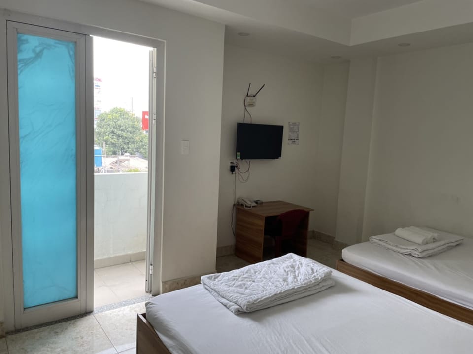 Superior Quadruple Room | Desk, free WiFi, bed sheets
